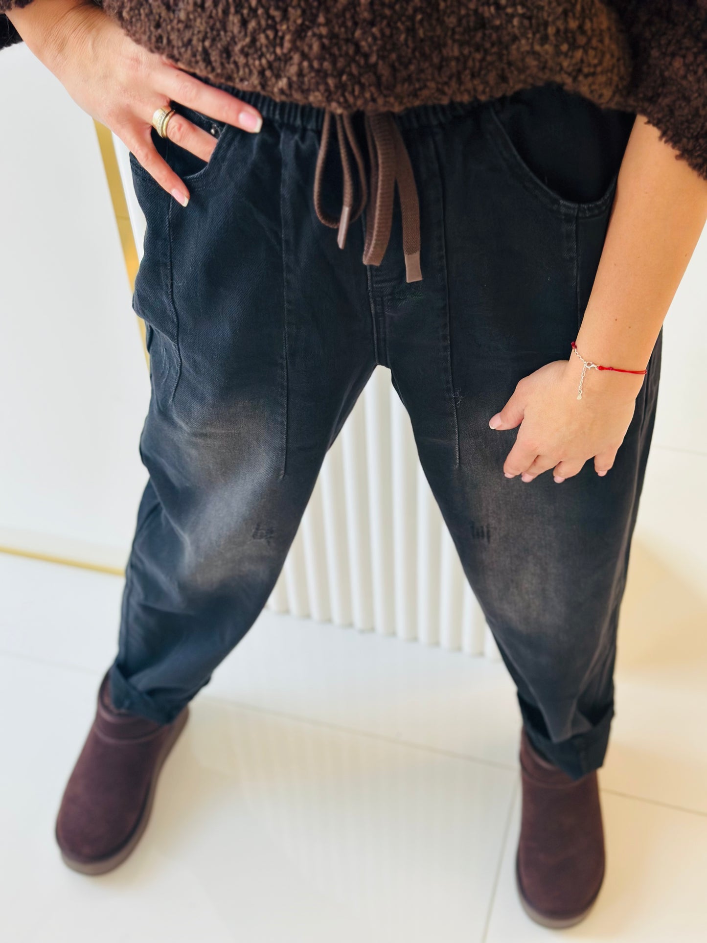 Spodnie Jogger – Luźny Fason z Wiązaniem