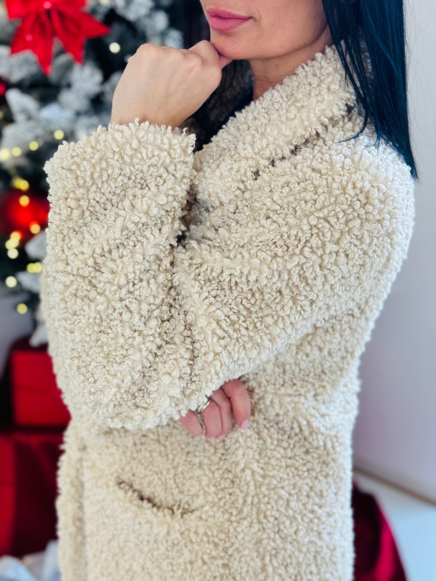 Długi płaszcz – Fason z Futerka Baranek