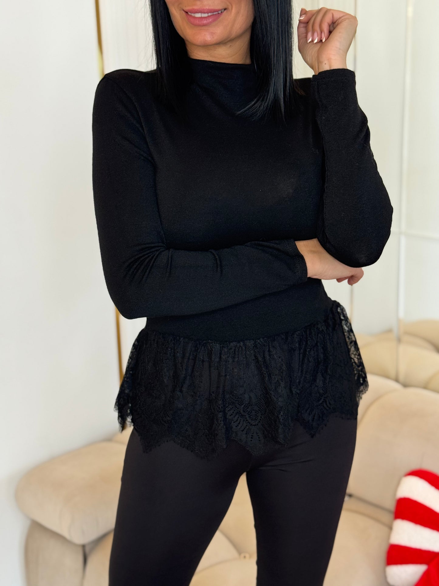 Golf z Falbaną i Koronkowym Wykończeniem