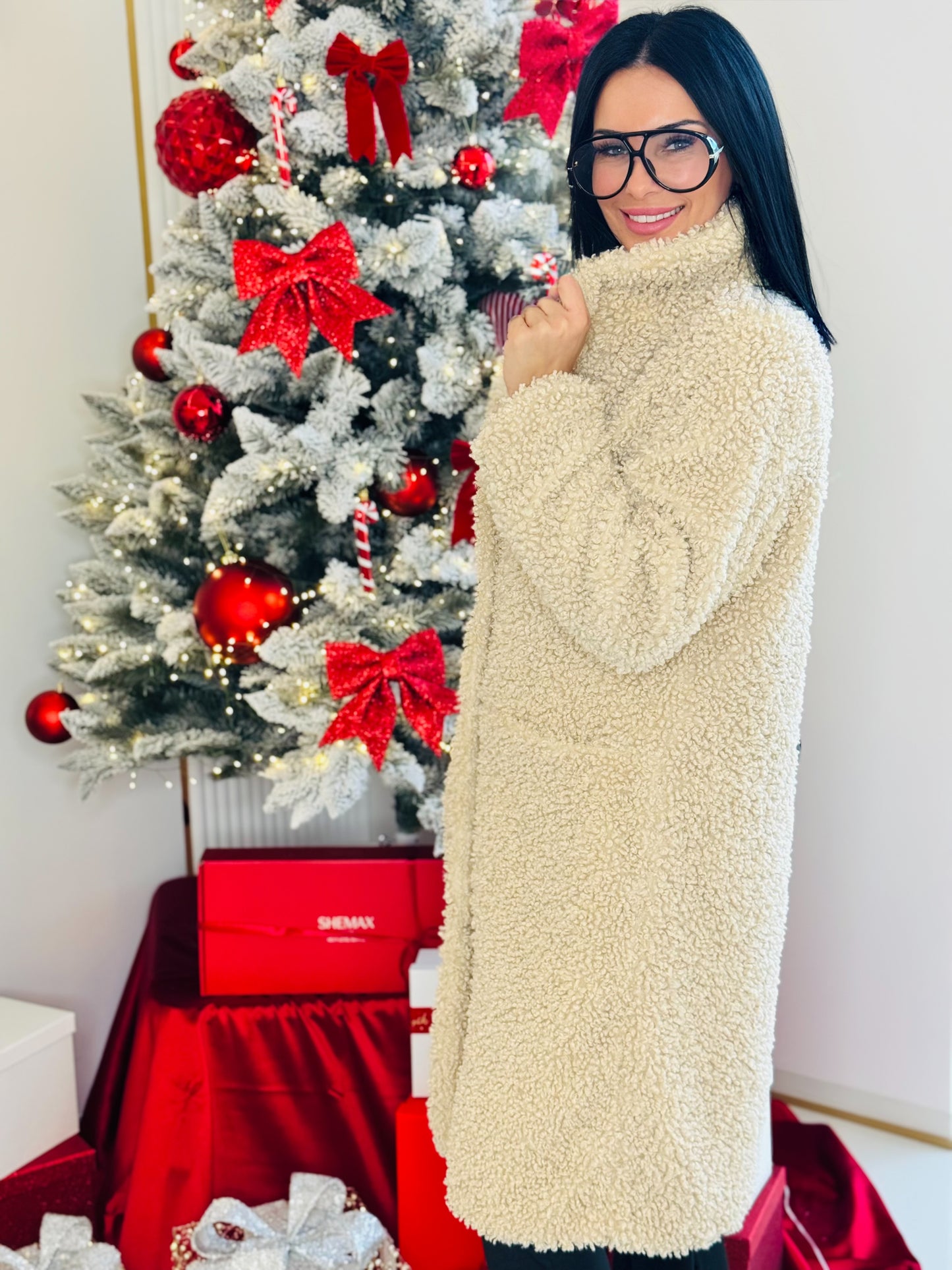 Długi płaszcz – Fason z Futerka Baranek