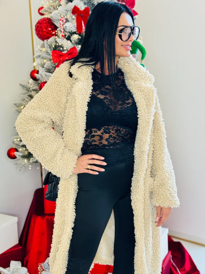 Długi płaszcz – Fason z Futerka Baranek