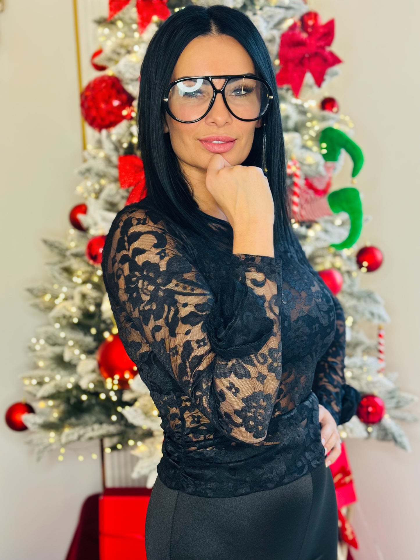 Komplet – Koronkowa Bluzka i Spodnie Dzwony z Detalem