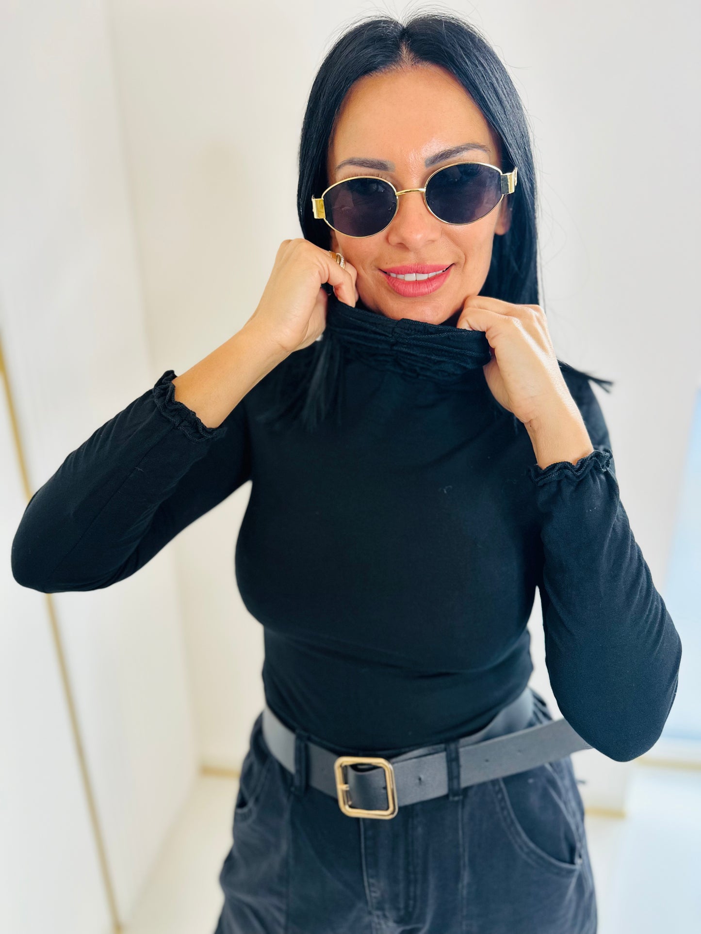 Czarny Golf z Marszczonym Kołnierzem