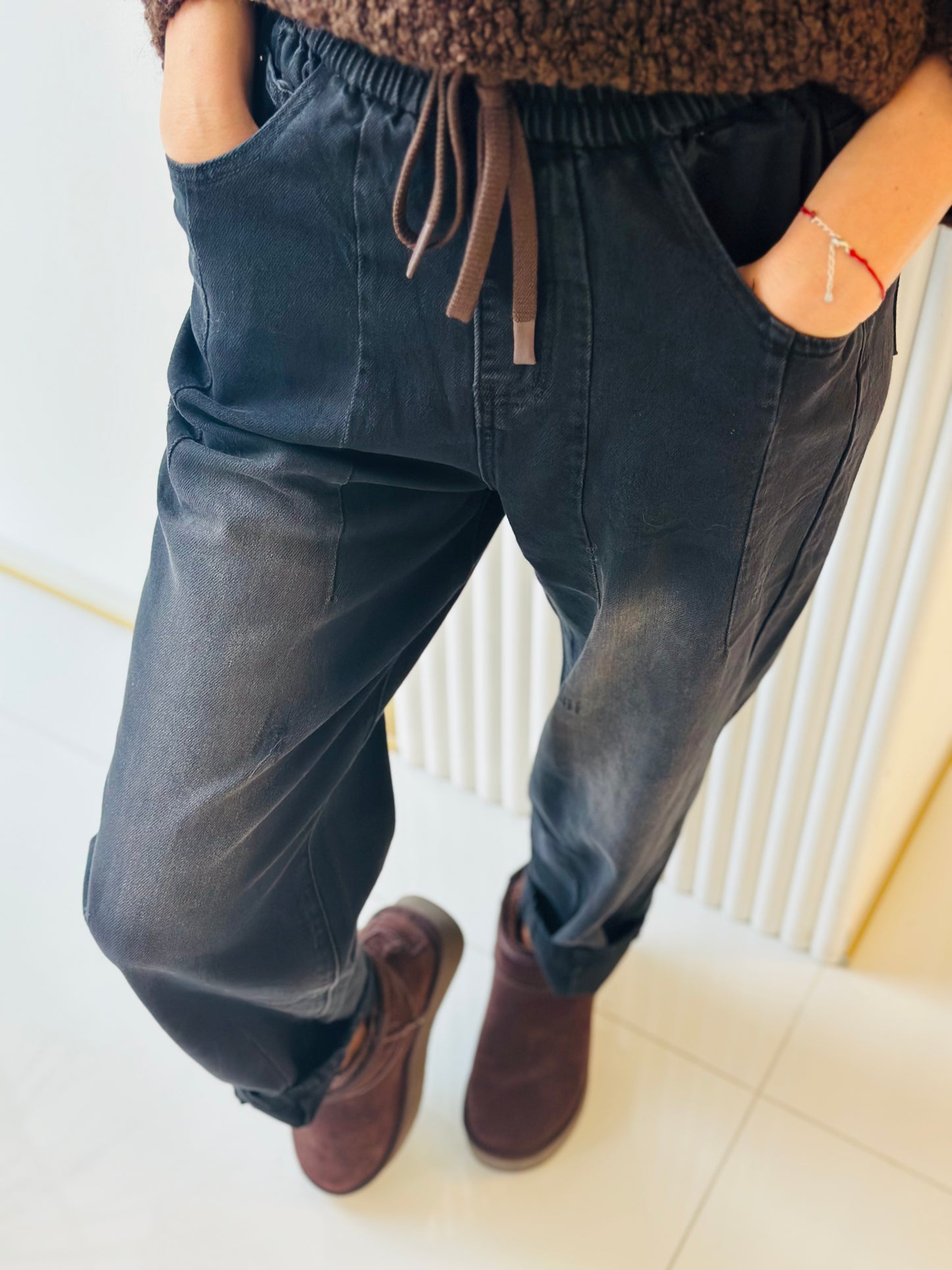 Spodnie Jogger – Luźny Fason z Wiązaniem