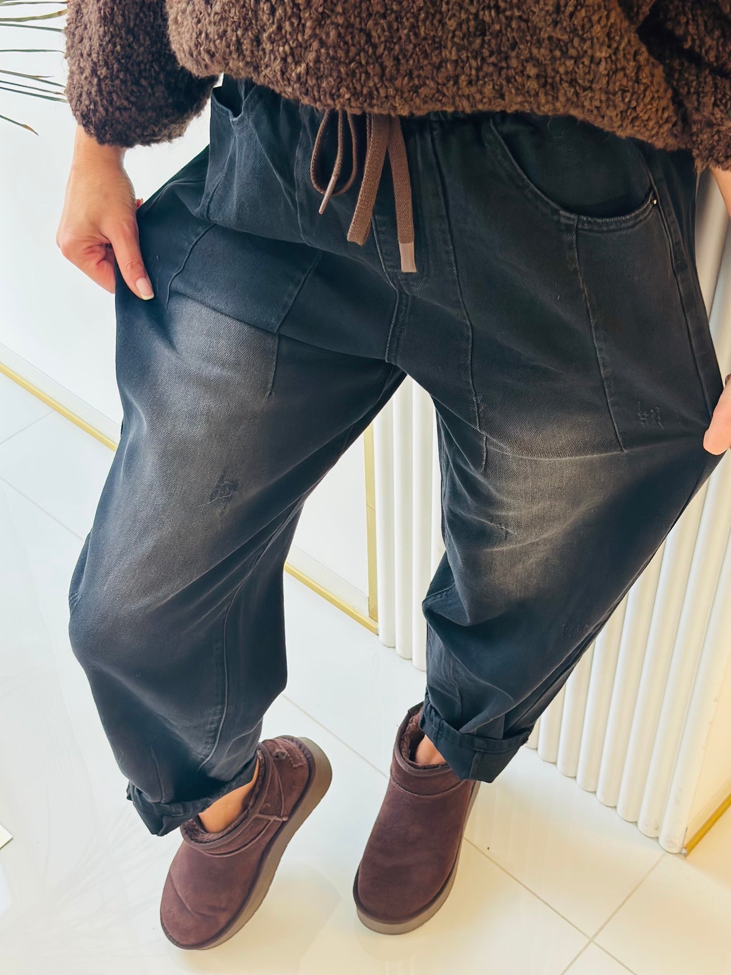 Spodnie Jogger – Luźny Fason z Wiązaniem