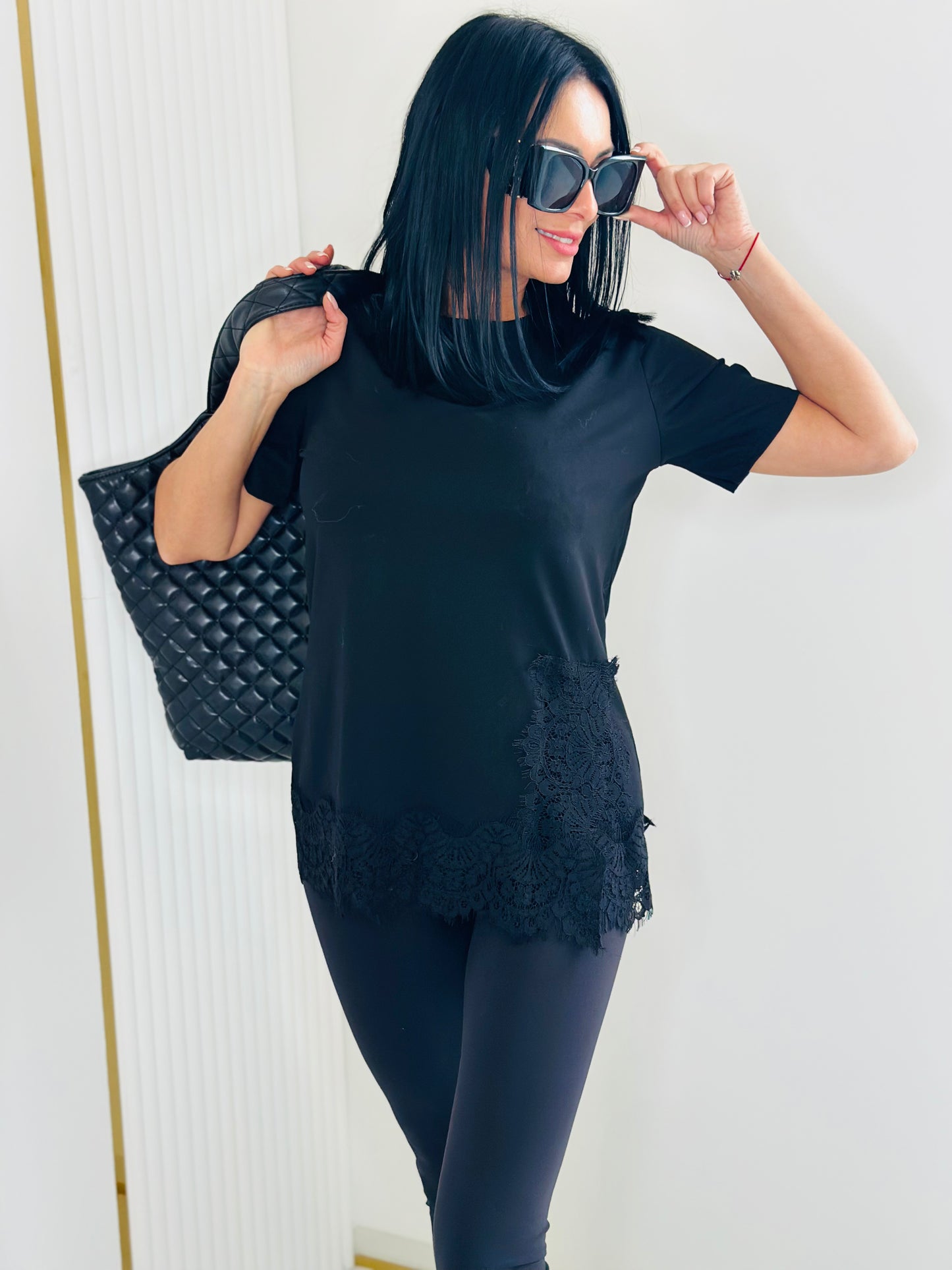 Bluzka T-Shirt z Koronkowym Wykończeniem