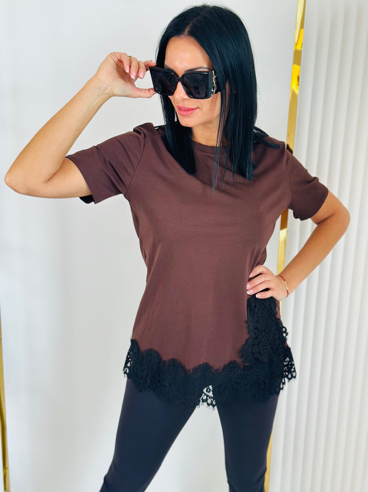 Bluzka T-Shirt z Koronkowym Wykończeniem