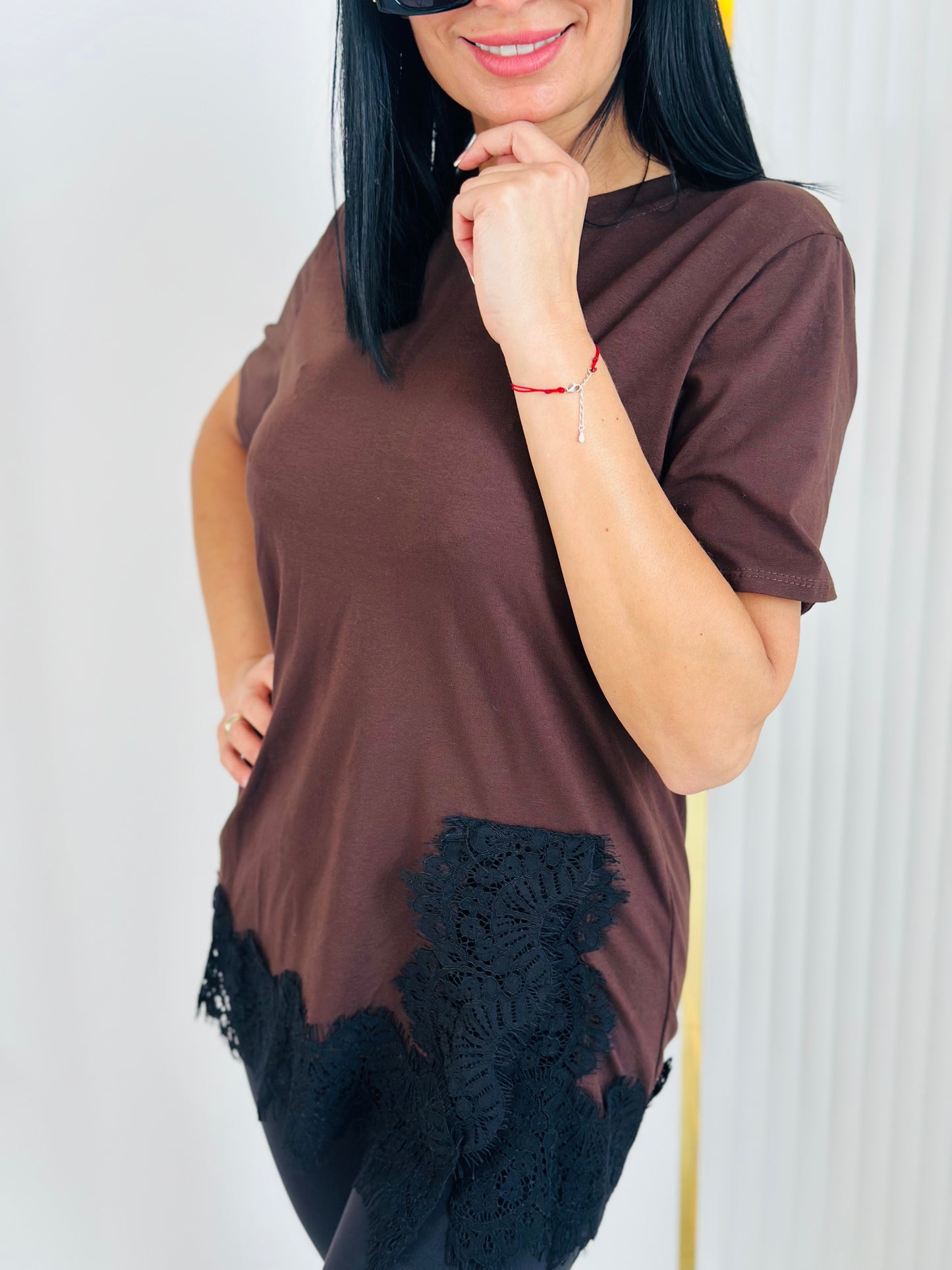 Bluzka T-Shirt z Koronkowym Wykończeniem